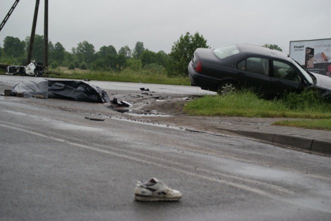 Wypadek na Warszawskiej (14.06.2010) - zdjęcie #8 - eOstroleka.pl