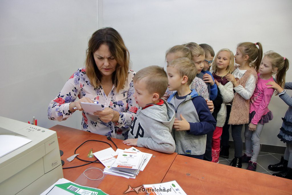 Świąteczna Zbiórka Żywności 2018: Dzieci dzieciom przygotowały paczki [07.12.2018] - zdjęcie #15 - eOstroleka.pl