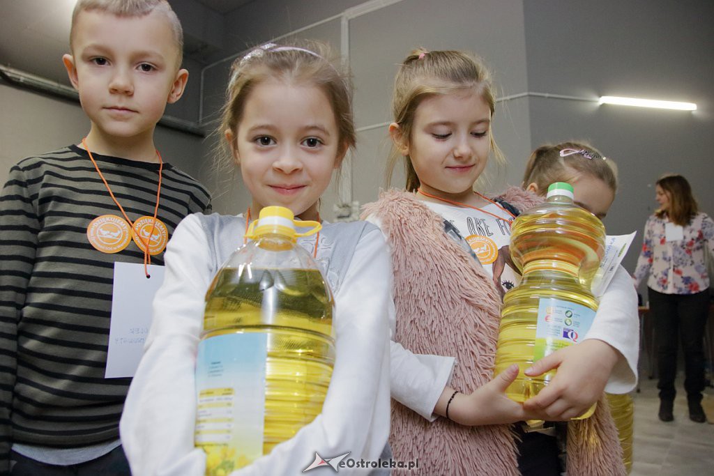 Świąteczna Zbiórka Żywności 2018: Dzieci dzieciom przygotowały paczki [07.12.2018] - zdjęcie #40 - eOstroleka.pl