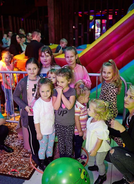 Mikołajkowe Kinder Party w Clubie Capitol Sypniewo [09.12.2018] - zdjęcie #306 - eOstroleka.pl