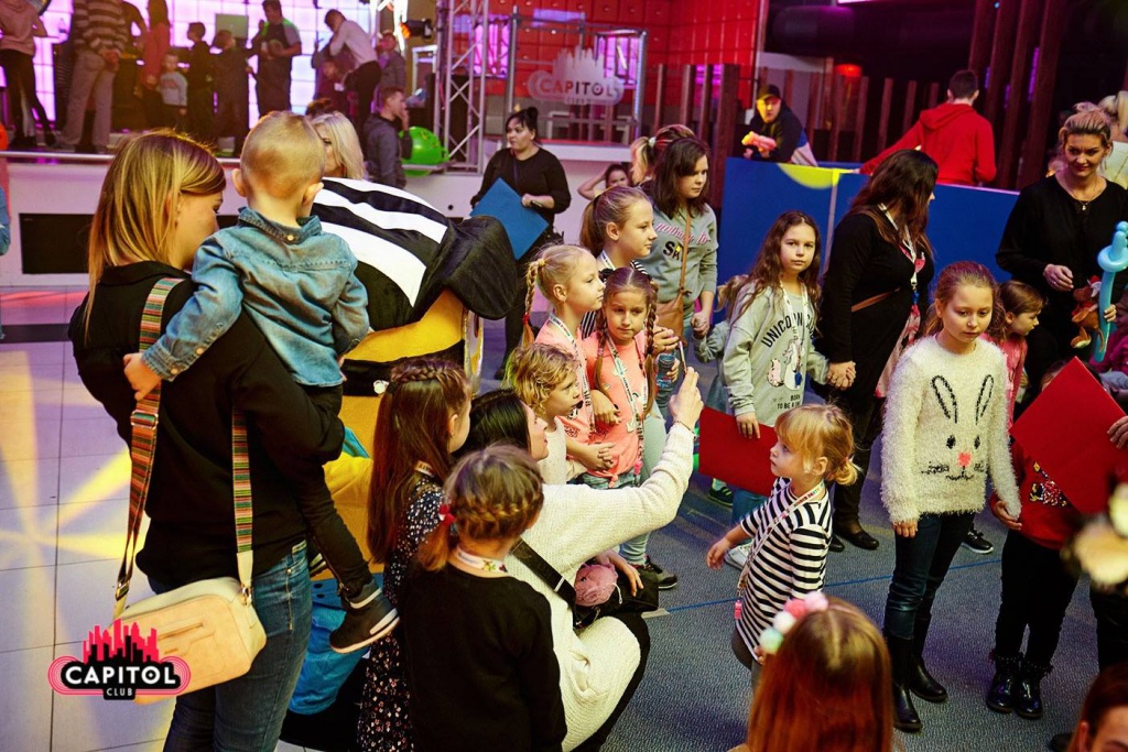 Mikołajkowe Kinder Party w Clubie Capitol Sypniewo [09.12.2018] - zdjęcie #329 - eOstroleka.pl