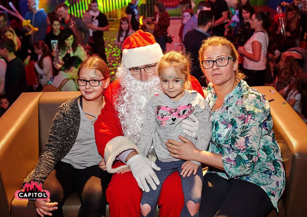 Mikołajkowe Kinder Party w Clubie Capitol Sypniewo [09.12.2018] - zdjęcie #45 - eOstroleka.pl