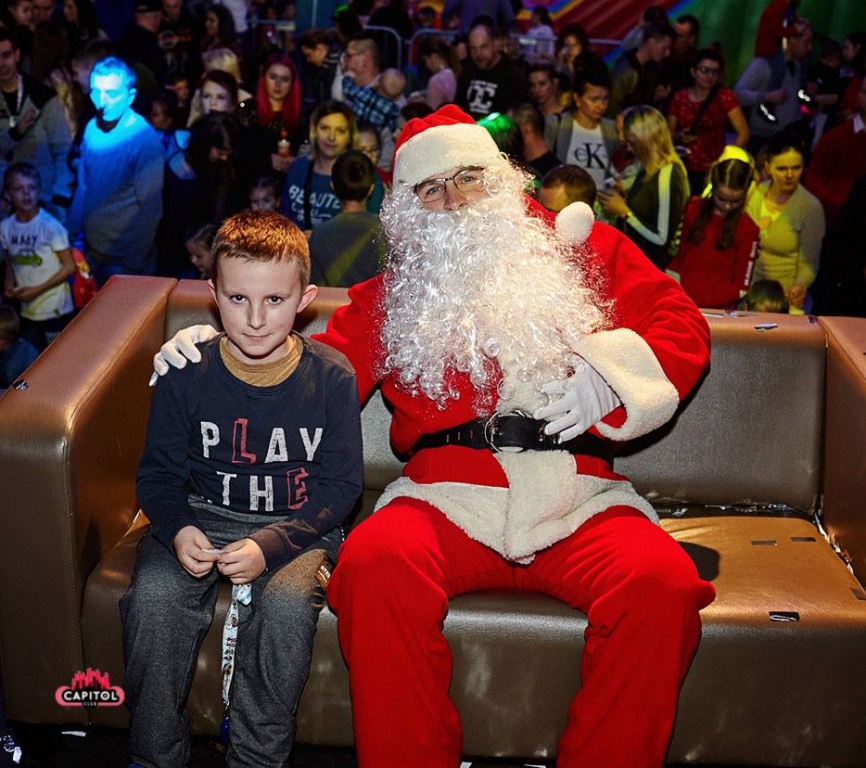 Mikołajkowe Kinder Party w Clubie Capitol Sypniewo [09.12.2018] - zdjęcie #41 - eOstroleka.pl