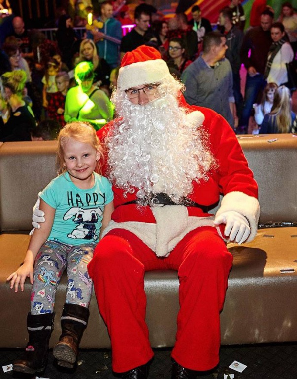 Mikołajkowe Kinder Party w Clubie Capitol Sypniewo [09.12.2018] - zdjęcie #365 - eOstroleka.pl