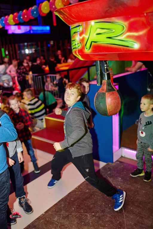 Mikołajkowe Kinder Party w Clubie Capitol Sypniewo [09.12.2018] - zdjęcie #21 - eOstroleka.pl