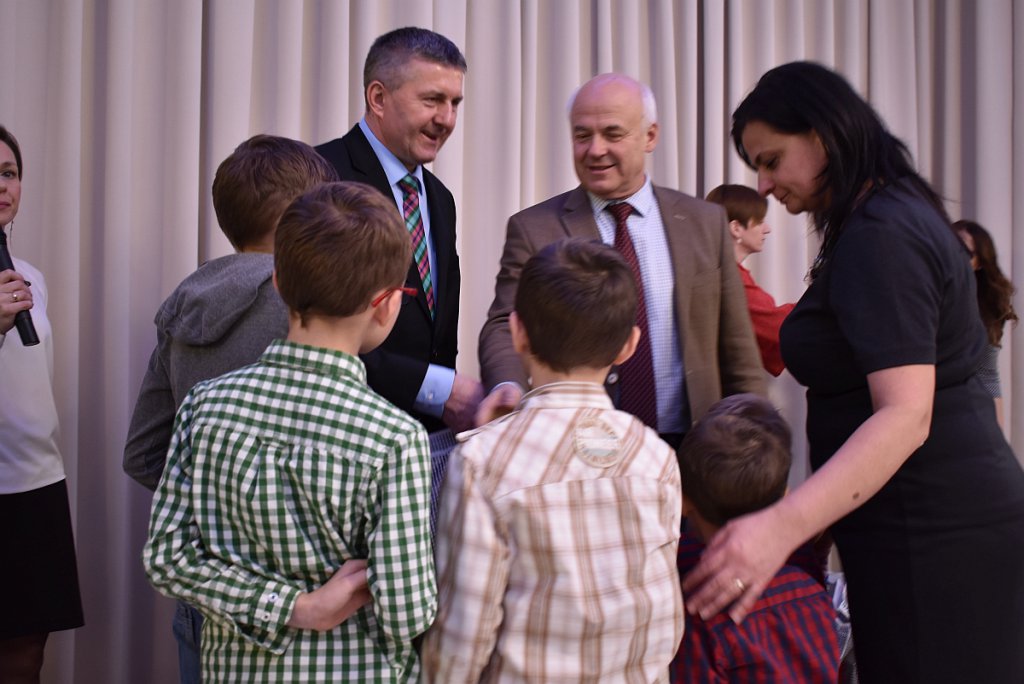Wigilijne spotkanie powiatowych rodzin zastępczych [14.12.2018] - zdjęcie #18 - eOstroleka.pl