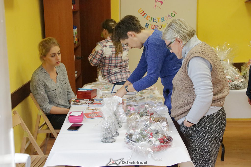 Kiermasz ozdób świątecznych u „Motylków” [18.12.2018] - zdjęcie #28 - eOstroleka.pl