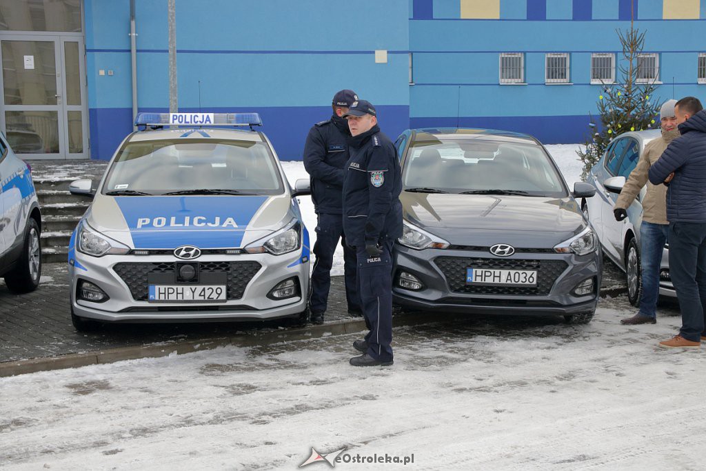 Gwiazdkowe prezenty dla ostrołęckiej policji [19.12.2018] - zdjęcie #3 - eOstroleka.pl
