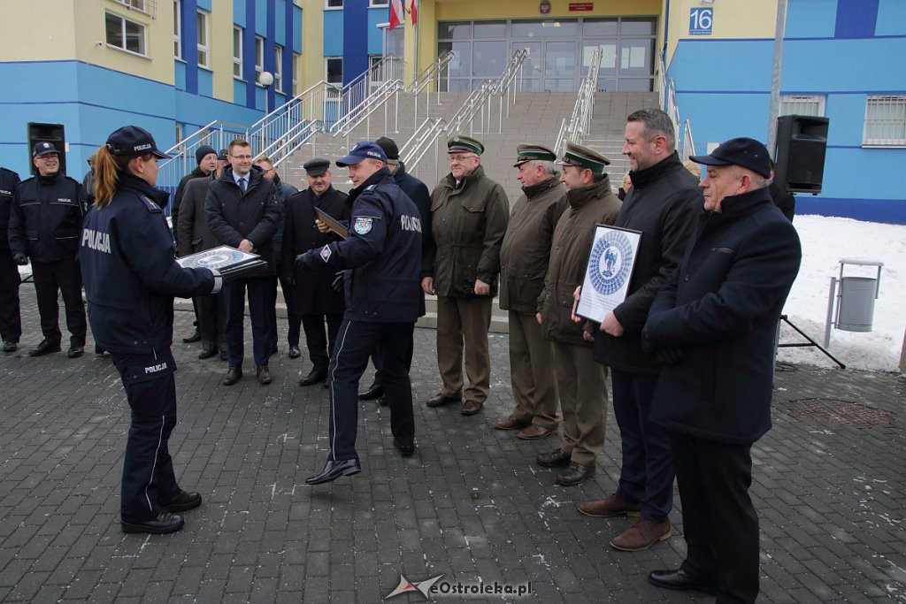 Gwiazdkowe prezenty dla ostrołęckiej policji [19.12.2018] - zdjęcie #12 - eOstroleka.pl
