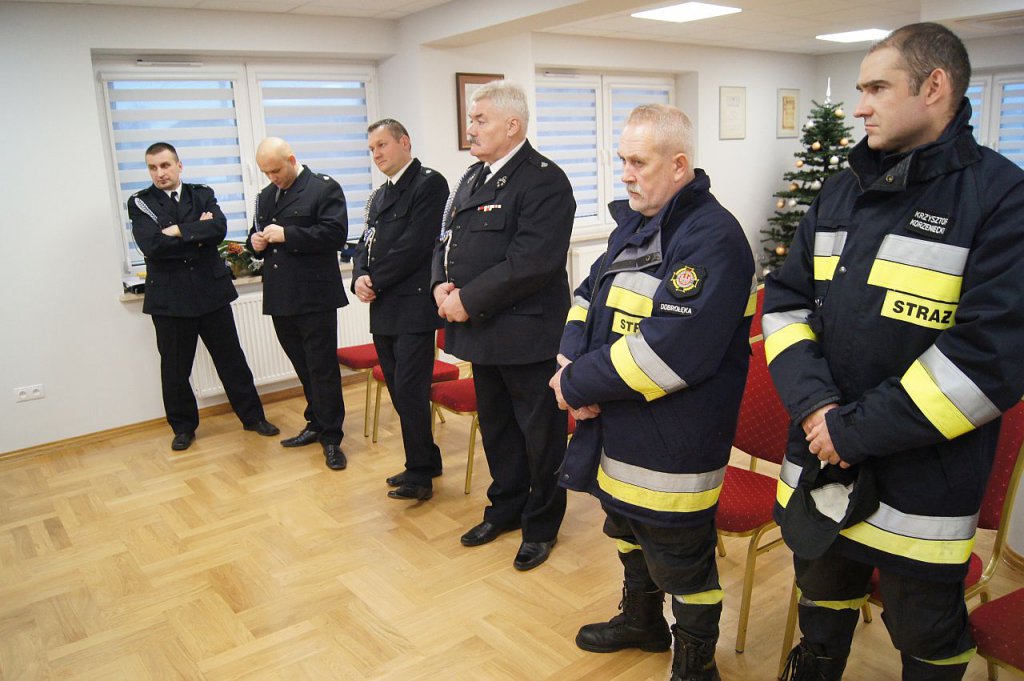 Nowy sprzęt strażaków ochotników z Dobrołęki i Nowej Wsi Zachodniej [23.12.2018] - zdjęcie #5 - eOstroleka.pl