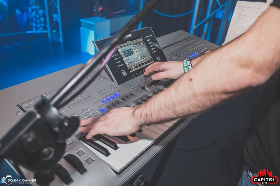 I dzień świąt w Clubie Capitol Sypniewo [25.12.2018] - zdjęcie #50 - eOstroleka.pl