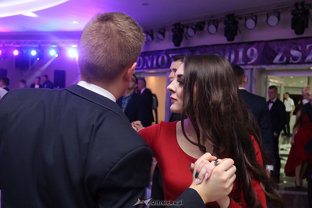 Studniówka ZSZ 1 w Ostrołęce [05.01.2019] - zdjęcie #150 - eOstroleka.pl