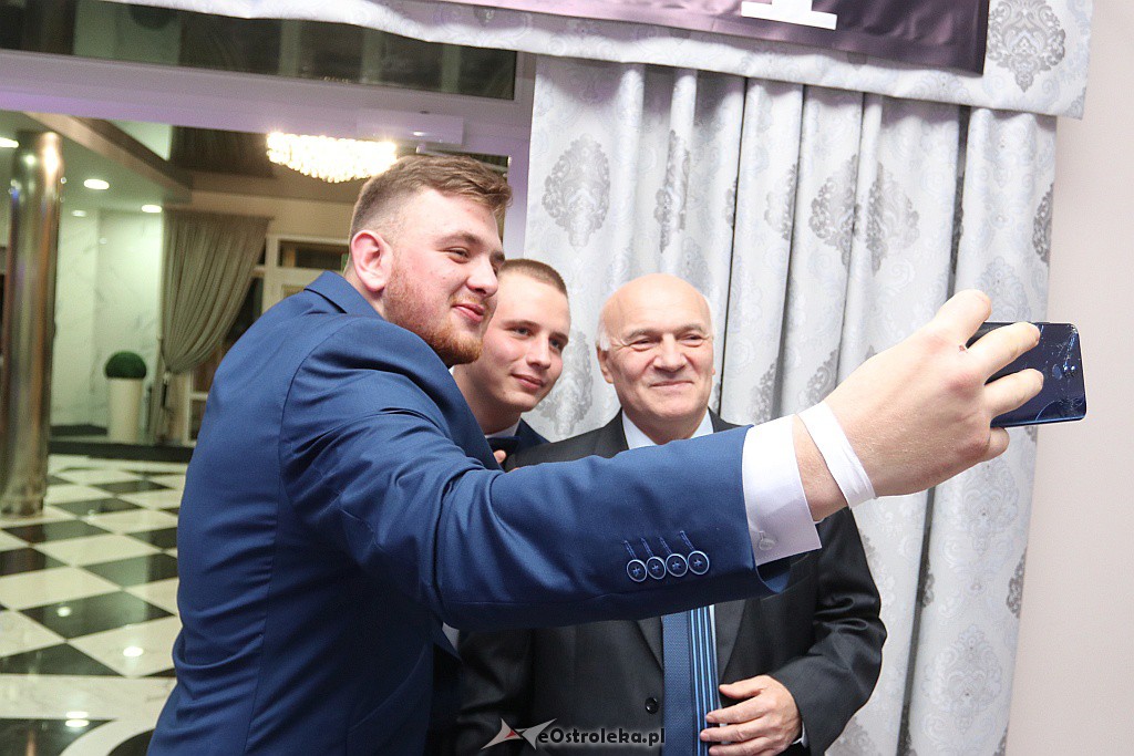 Studniówka ZSZ 1 w Ostrołęce [05.01.2019] - zdjęcie #114 - eOstroleka.pl