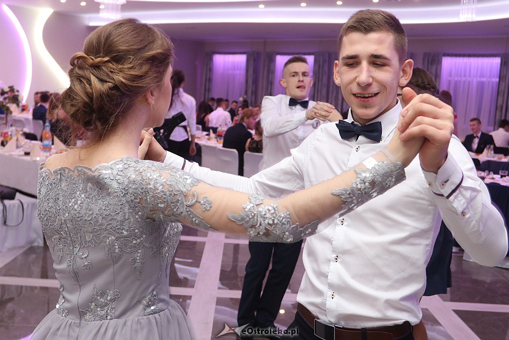Studniówka ZSZ 1 w Ostrołęce [05.01.2019] - zdjęcie #100 - eOstroleka.pl