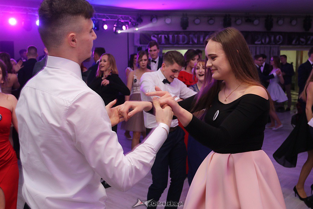 Studniówka ZSZ 1 w Ostrołęce [05.01.2019] - zdjęcie #95 - eOstroleka.pl