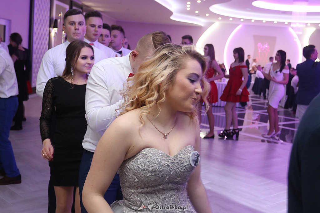 Studniówka ZSZ 1 w Ostrołęce [05.01.2019] - zdjęcie #44 - eOstroleka.pl
