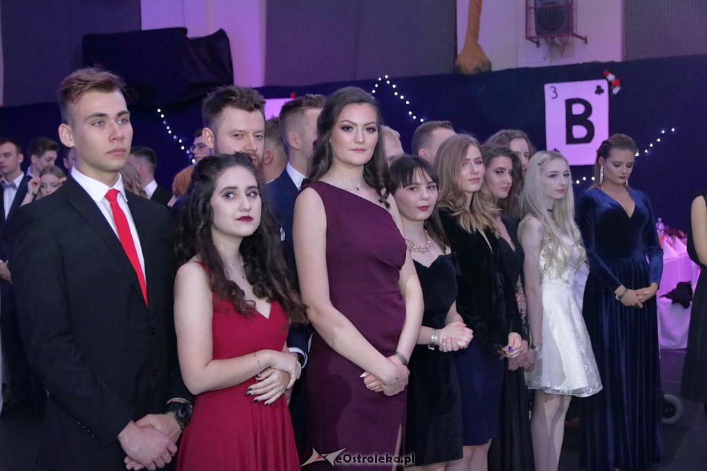 „Baśniowa” studniówka w III LO [05.01.2019] - zdjęcie #134 - eOstroleka.pl