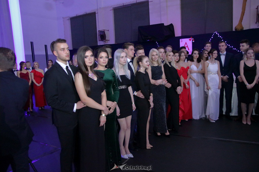 „Baśniowa” studniówka w III LO [05.01.2019] - zdjęcie #129 - eOstroleka.pl