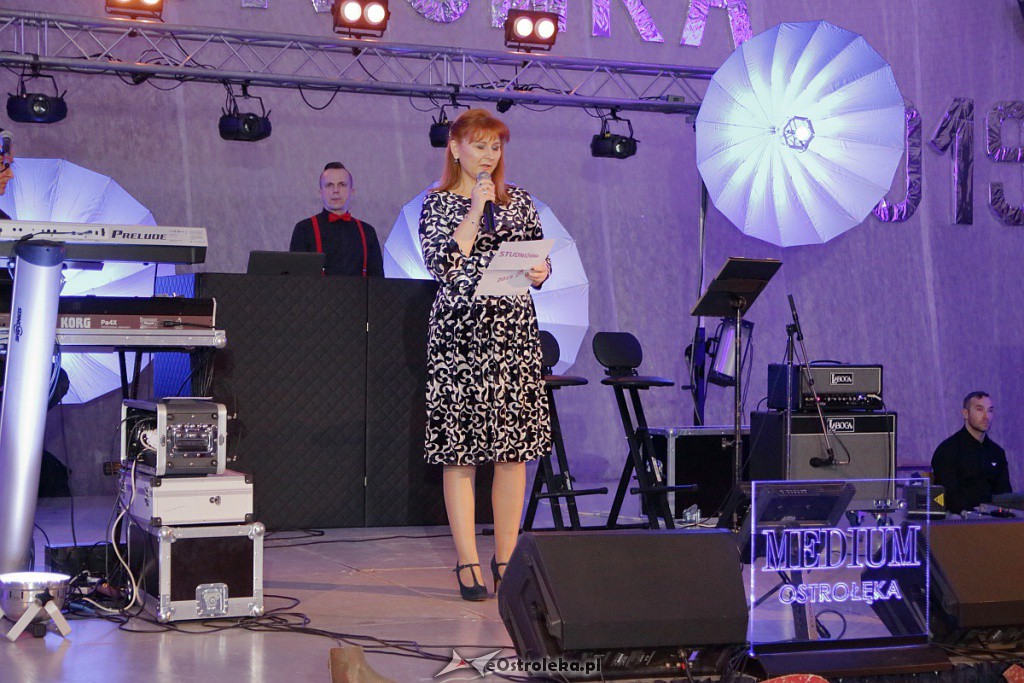„Baśniowa” studniówka w III LO [05.01.2019] - zdjęcie #124 - eOstroleka.pl