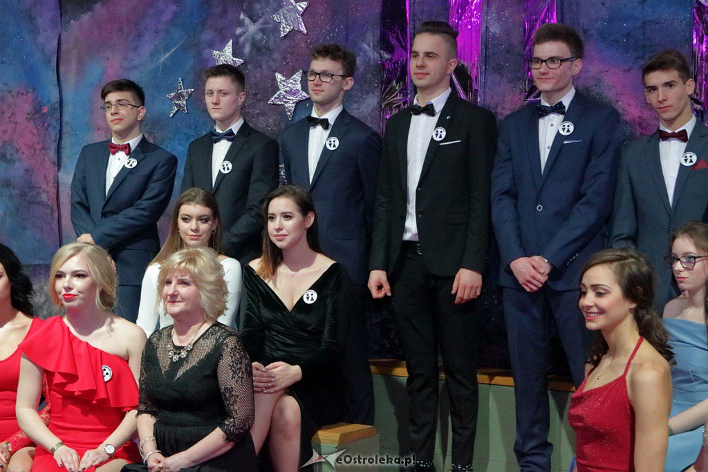 „Baśniowa” studniówka w III LO [05.01.2019] - zdjęcie #110 - eOstroleka.pl