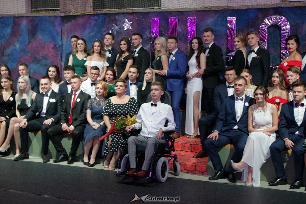 „Baśniowa” studniówka w III LO [05.01.2019] - zdjęcie #107 - eOstroleka.pl