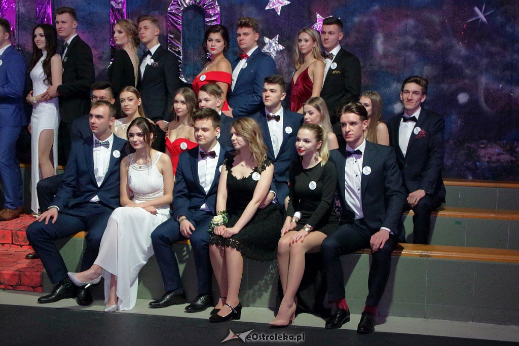 „Baśniowa” studniówka w III LO [05.01.2019] - zdjęcie #106 - eOstroleka.pl