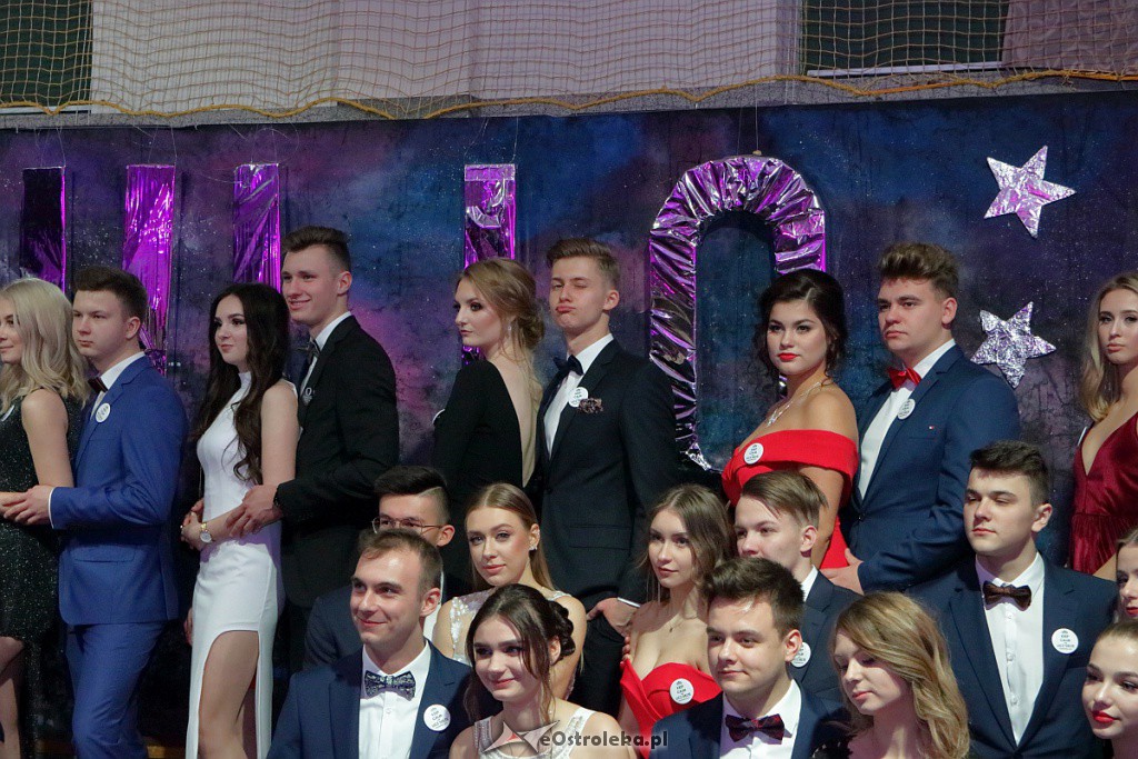 „Baśniowa” studniówka w III LO [05.01.2019] - zdjęcie #104 - eOstroleka.pl