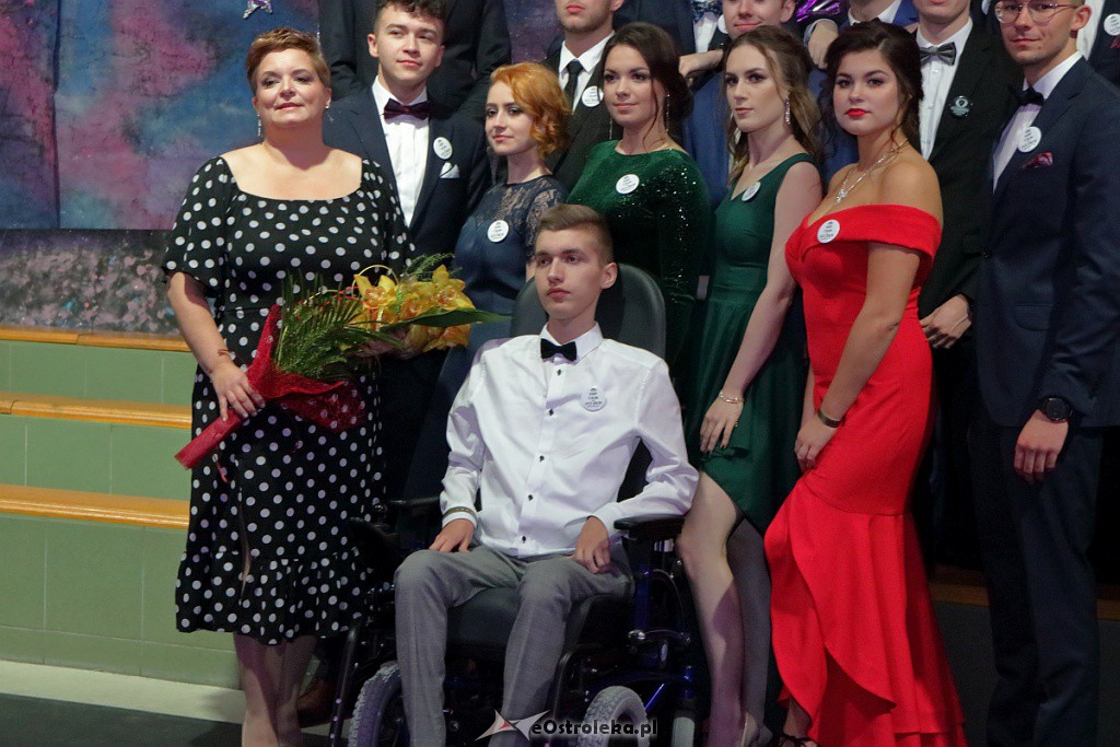 „Baśniowa” studniówka w III LO [05.01.2019] - zdjęcie #100 - eOstroleka.pl