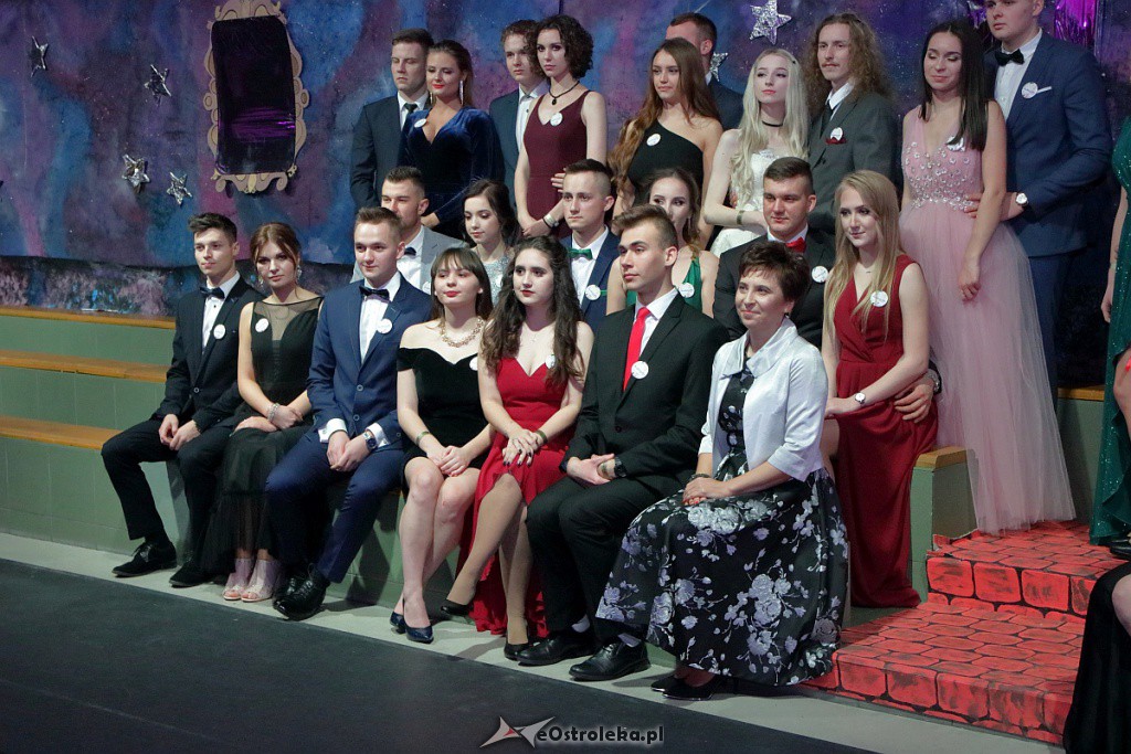 „Baśniowa” studniówka w III LO [05.01.2019] - zdjęcie #97 - eOstroleka.pl