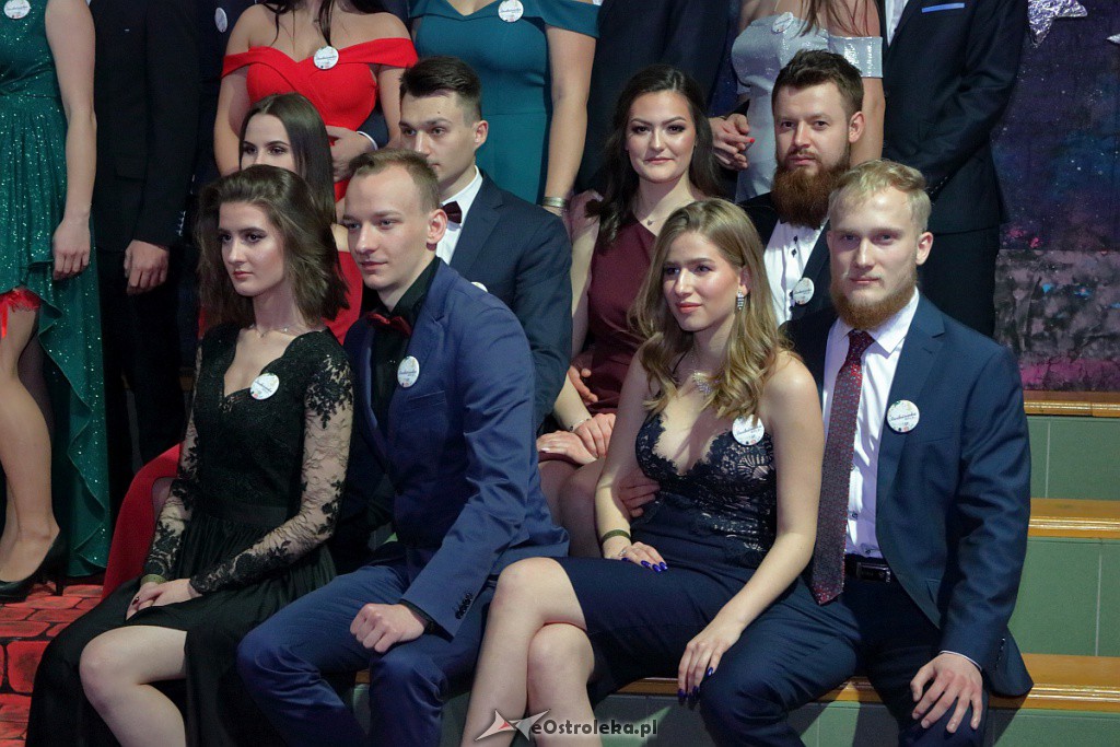 „Baśniowa” studniówka w III LO [05.01.2019] - zdjęcie #96 - eOstroleka.pl