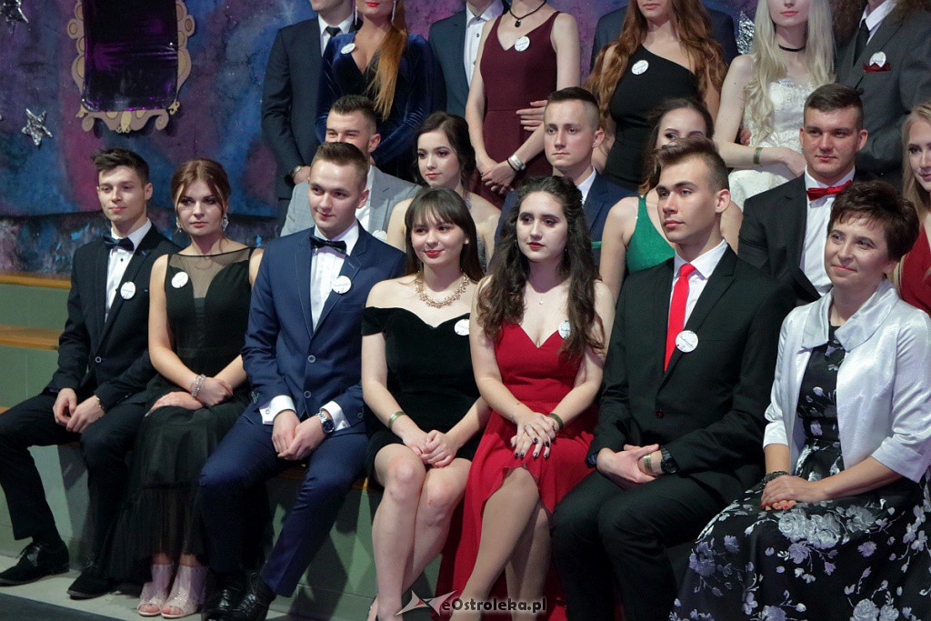 „Baśniowa” studniówka w III LO [05.01.2019] - zdjęcie #95 - eOstroleka.pl