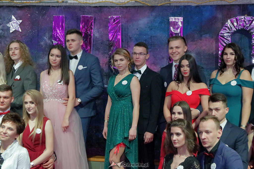 „Baśniowa” studniówka w III LO [05.01.2019] - zdjęcie #93 - eOstroleka.pl