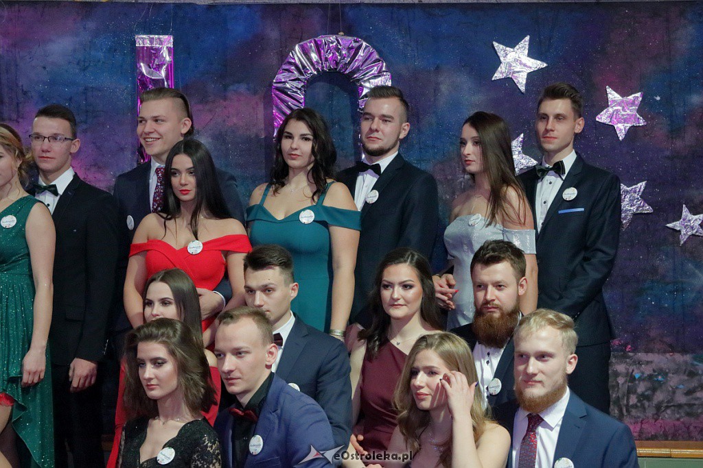 „Baśniowa” studniówka w III LO [05.01.2019] - zdjęcie #92 - eOstroleka.pl