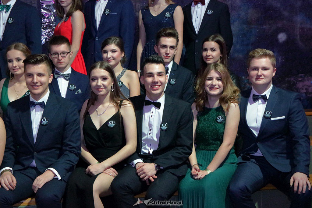 „Baśniowa” studniówka w III LO [05.01.2019] - zdjęcie #86 - eOstroleka.pl