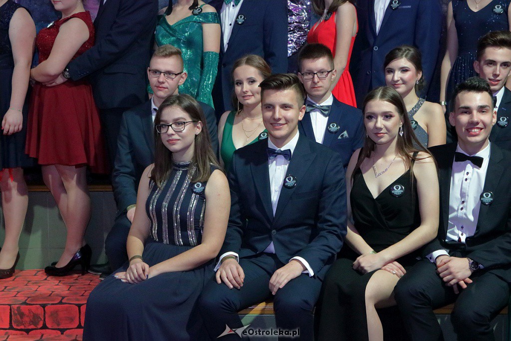 „Baśniowa” studniówka w III LO [05.01.2019] - zdjęcie #85 - eOstroleka.pl