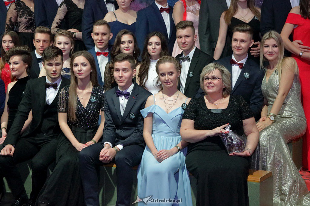 „Baśniowa” studniówka w III LO [05.01.2019] - zdjęcie #83 - eOstroleka.pl