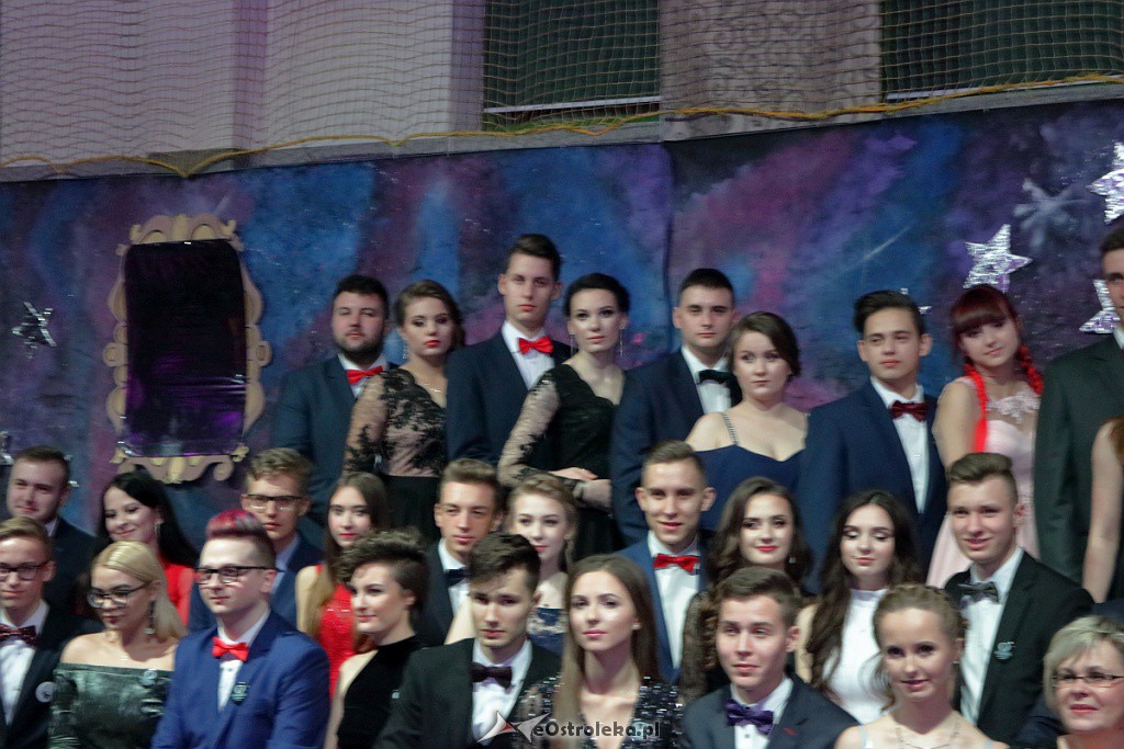 „Baśniowa” studniówka w III LO [05.01.2019] - zdjęcie #81 - eOstroleka.pl