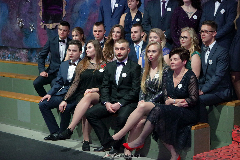 „Baśniowa” studniówka w III LO [05.01.2019] - zdjęcie #68 - eOstroleka.pl