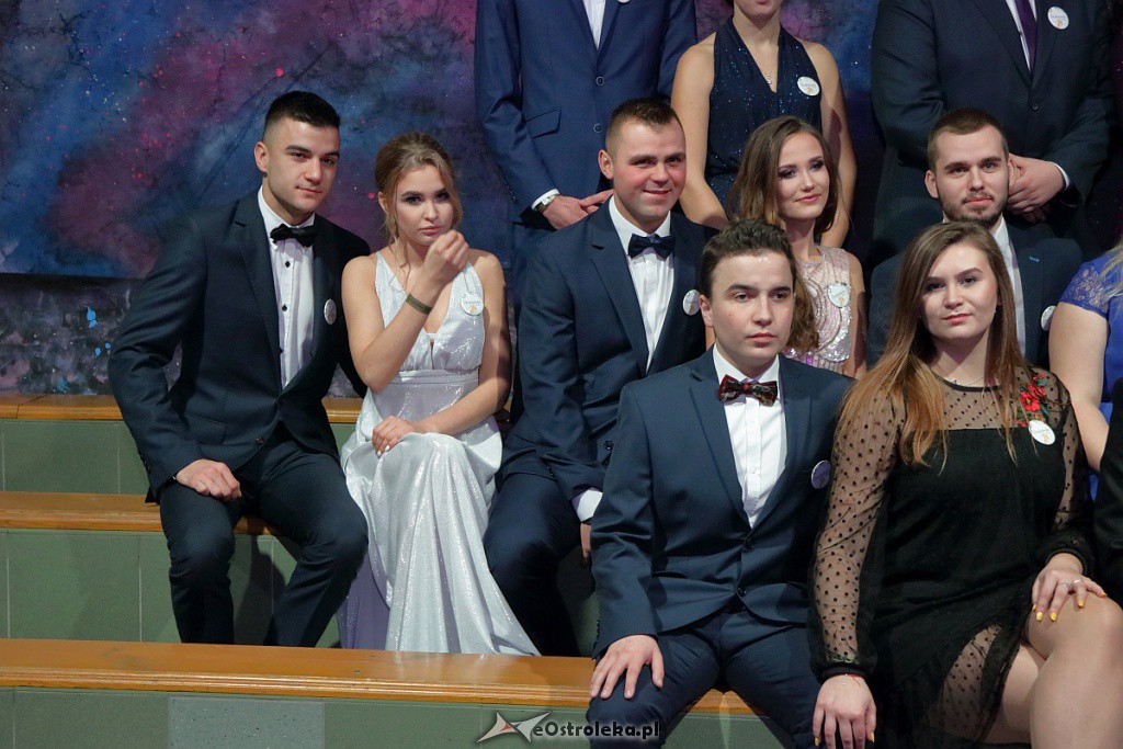 „Baśniowa” studniówka w III LO [05.01.2019] - zdjęcie #64 - eOstroleka.pl