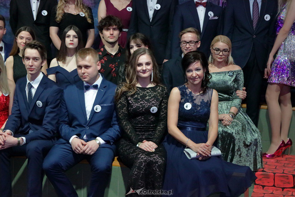 „Baśniowa” studniówka w III LO [05.01.2019] - zdjęcie #53 - eOstroleka.pl
