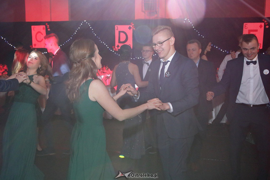 „Baśniowa” studniówka w III LO [05.01.2019] - zdjęcie #20 - eOstroleka.pl