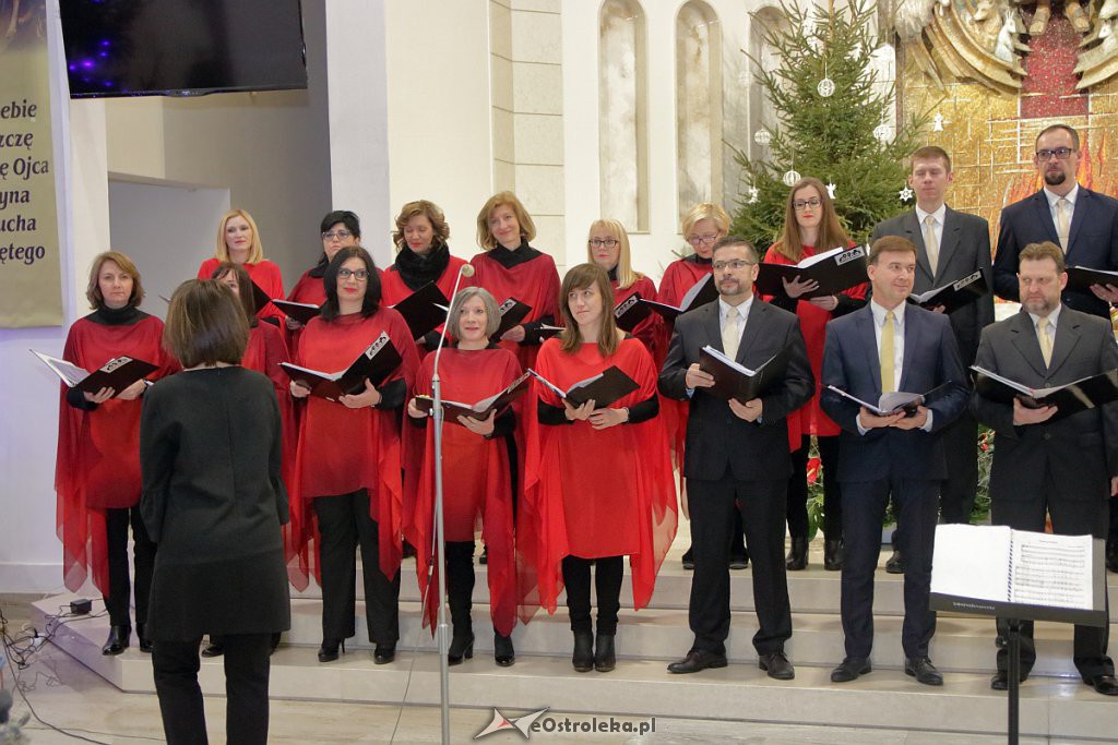 Noworoczny koncert kolęd Ostrołęckiego Chóru Kameralnego [06.01.2019] - zdjęcie #6 - eOstroleka.pl