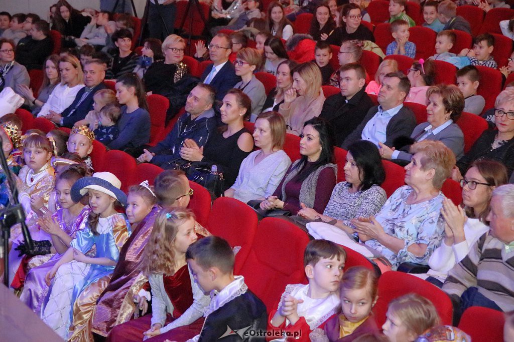 Charytatywny koncert uczniów „dziesiątki w OCK [08.01.2019] - zdjęcie #8 - eOstroleka.pl