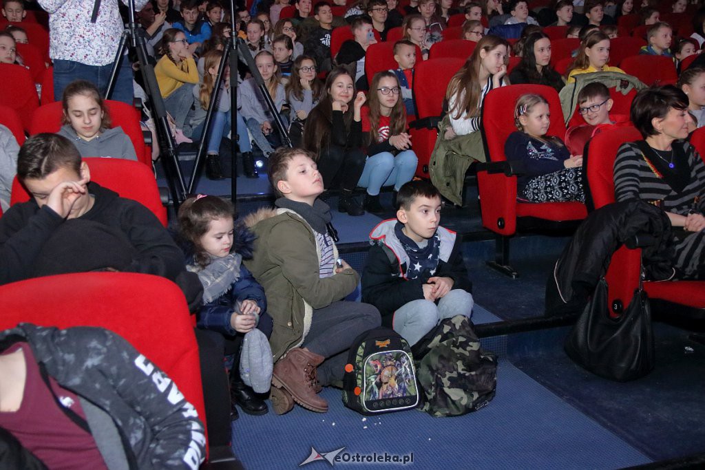 Charytatywny koncert uczniów „dziesiątki w OCK [08.01.2019] - zdjęcie #25 - eOstroleka.pl