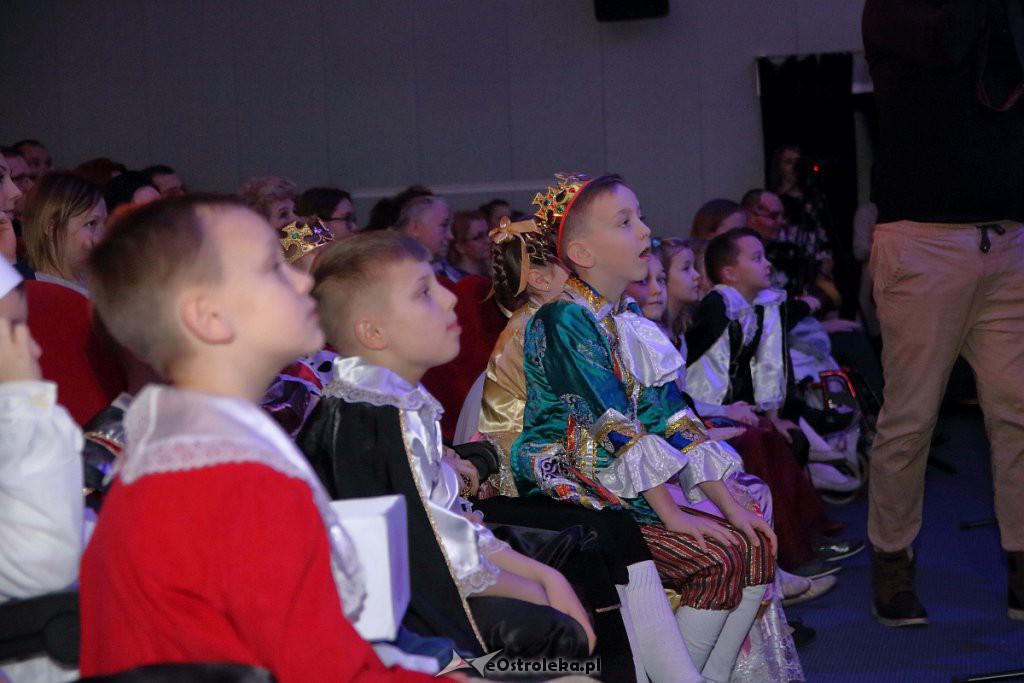Charytatywny koncert uczniów „dziesiątki w OCK [08.01.2019] - zdjęcie #29 - eOstroleka.pl