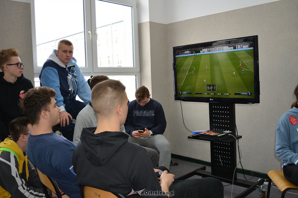 Mały finał WOŚP w ZSZ nr 2 [11.01.2019] - zdjęcie #22 - eOstroleka.pl