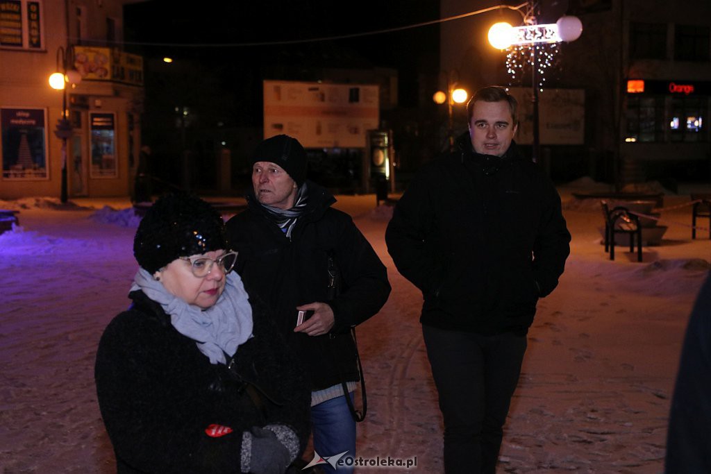 Ostrołęczanie uczcili pamięć Pawła Adamowicza, zamordowanego prezydenta Gdańska [14.01.2019] - zdjęcie #9 - eOstroleka.pl