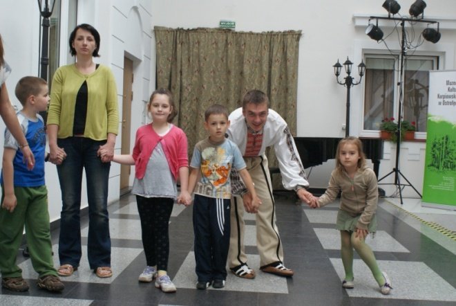 Nova Varos w Muzeum Kultury Kurpiowskiej (21.06.2010) - zdjęcie #29 - eOstroleka.pl