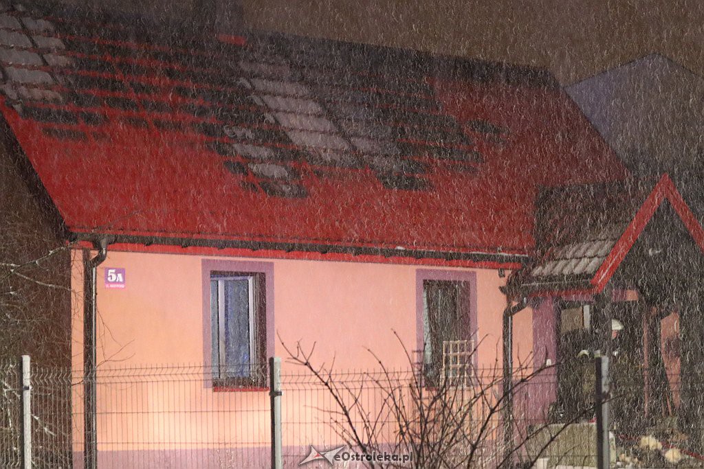 Pożar domu przy ul. Kaczyńskiej [15.01.2019] - zdjęcie #3 - eOstroleka.pl