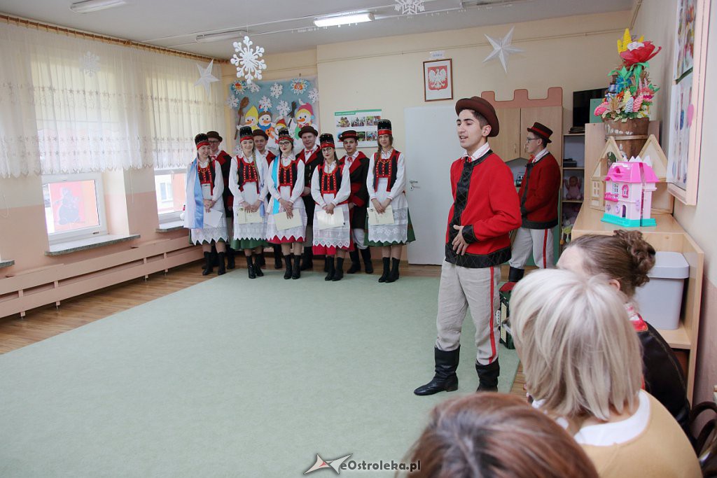 Spektakl o tradycjach regionalnych w wykonaniu „Podsybki kurpiowskiej” [16.01.2019] - zdjęcie #1 - eOstroleka.pl